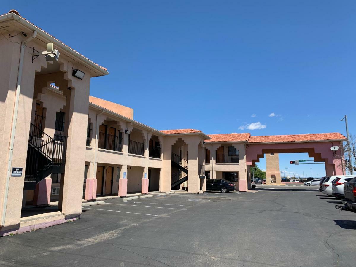 Motel Luxury *